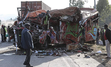 Más de 36 muertos por la colisión entre un autobús y un camión en Kenia